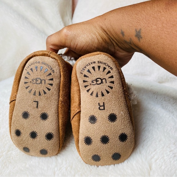 UGG Limited Edition Fluffy Fur Baby Boot - Picture 7 of 8